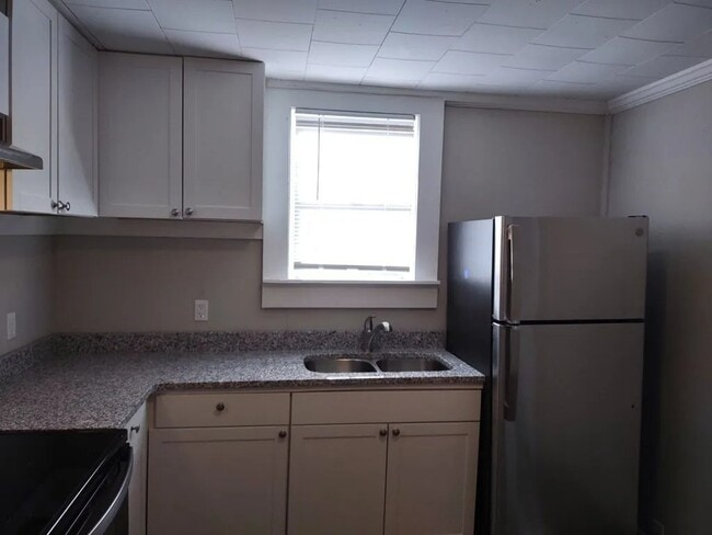 Building Photo - 513 Alford St