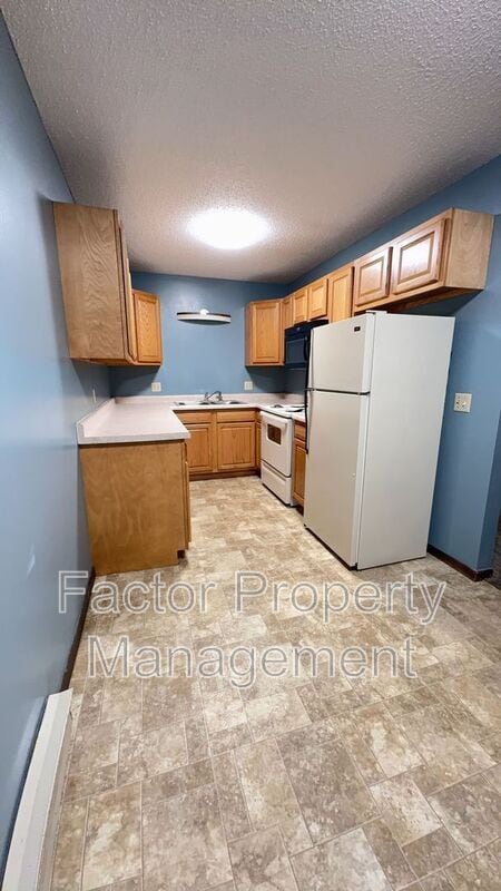 Building Photo - 418 Allan Ave