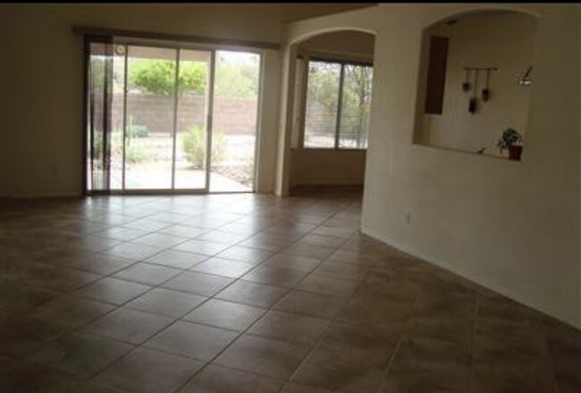 Foto del edificio - 10070 E English Woods Rd