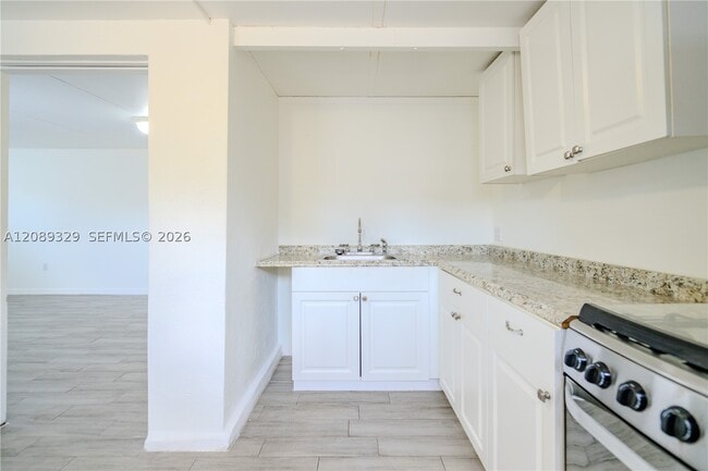 Foto del edificio - 27 SW 55th Ave