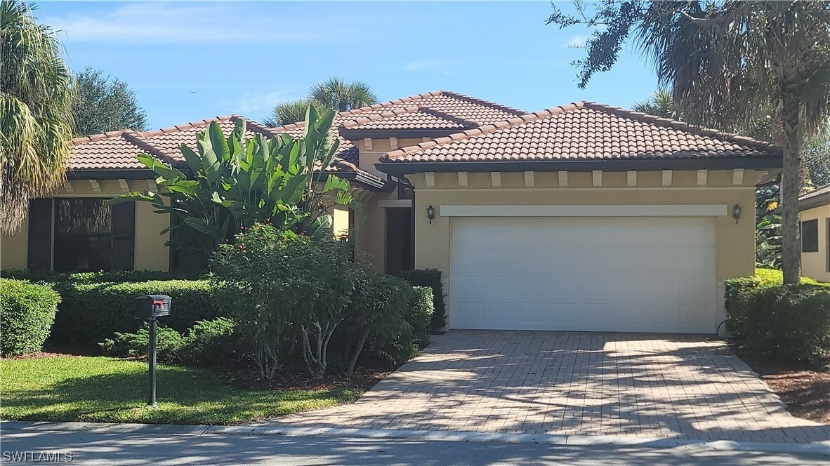 Foto principal - 12729 Kentwood Ave