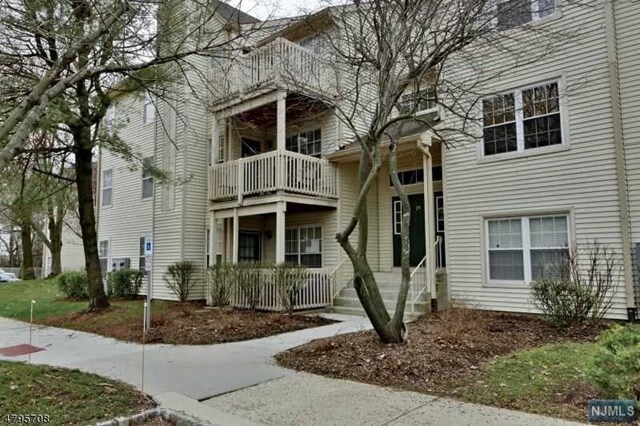 Primary Photo - 29 Timber Dr