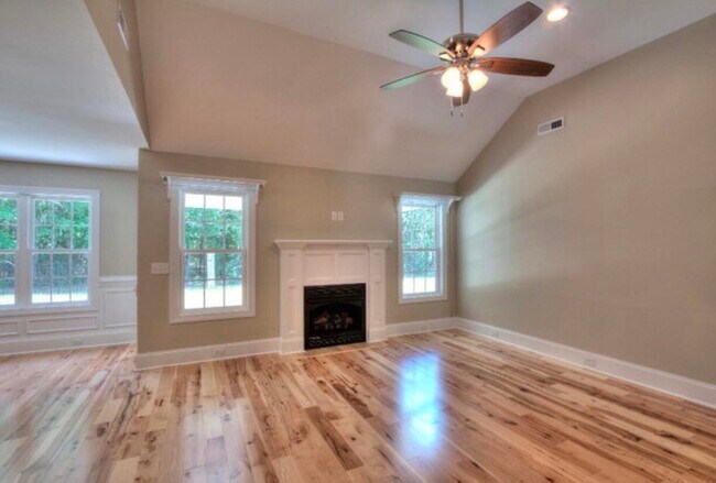 Building Photo - 3005 Daufaskie Rd