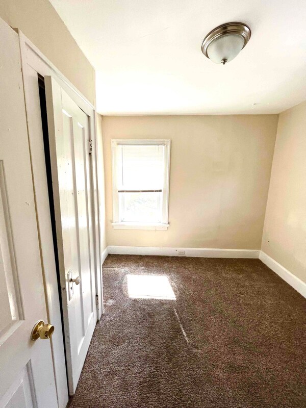 1819 Maple Ave, Norwood, OH 45212 Room for Rent in Norwood, OH