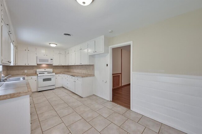 Foto del edificio - 6957 Park Pl Dr