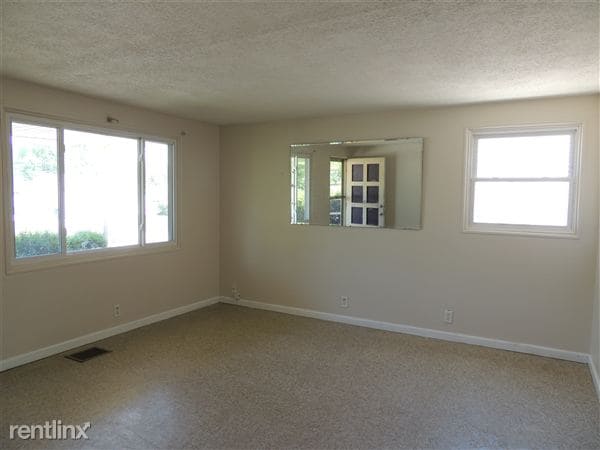 Building Photo - 1008 Amhurst Ave