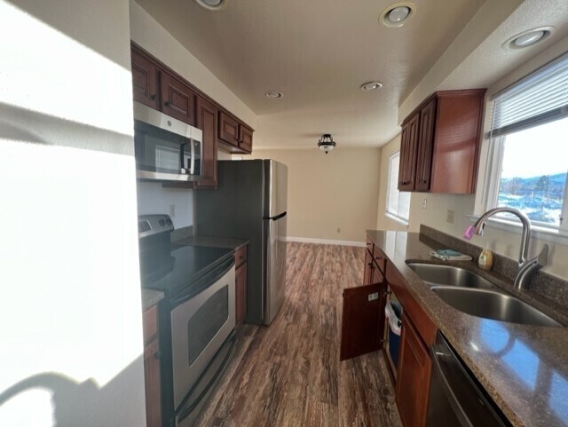 Building Photo - 67 Zircon Dr