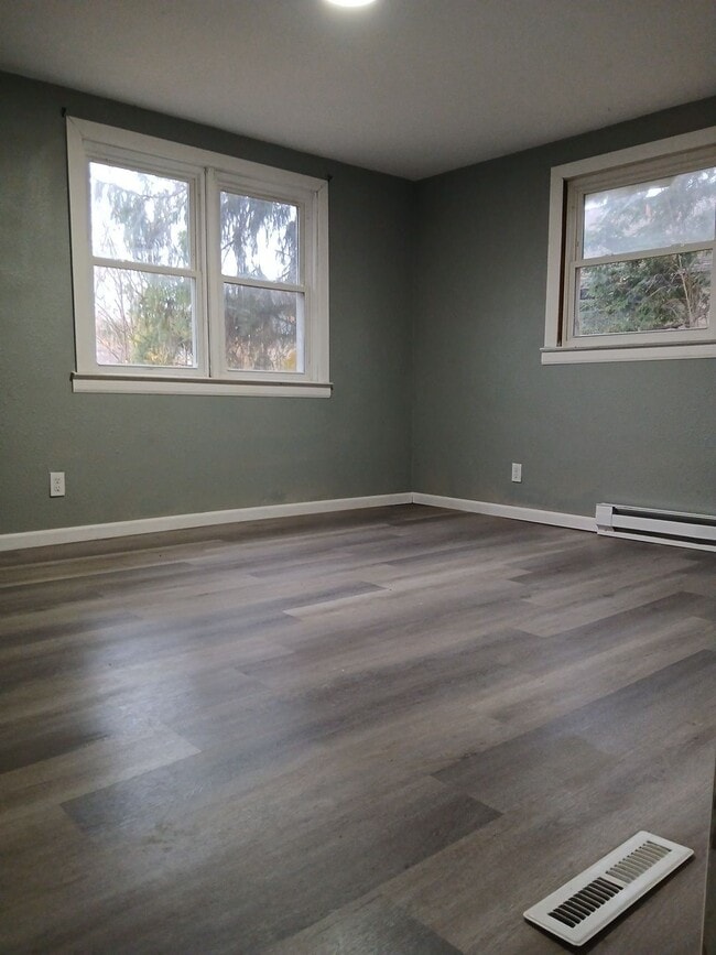 Building Photo - 3317 Elm St