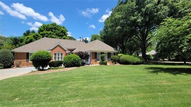 Building Photo - 5005 Johns Creek Ct