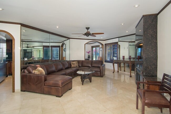 Building Photo - 20 S Cays Ct