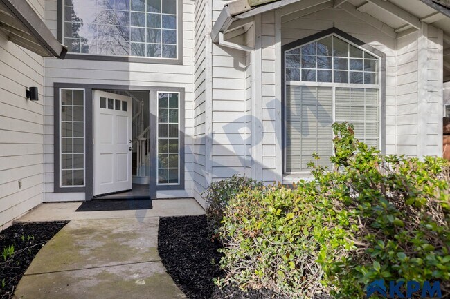 Building Photo - Fully Remodeled 2-Story, 4-Bedroom 3-Bath ...