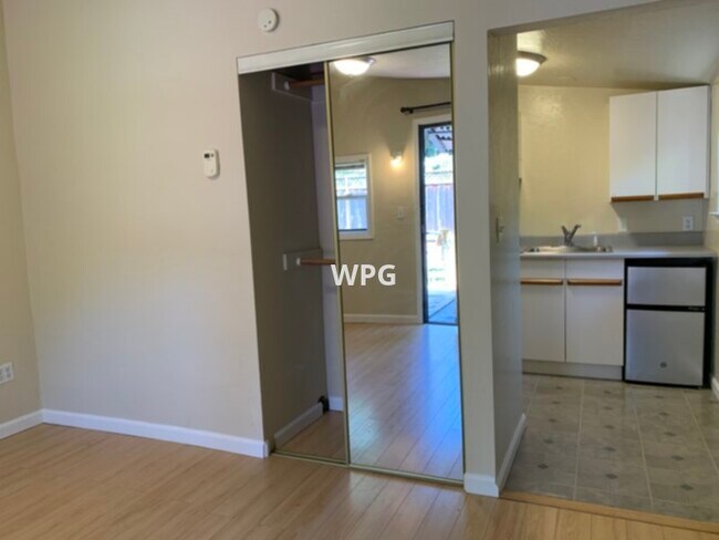 Foto del edificio - 643 18th Ave