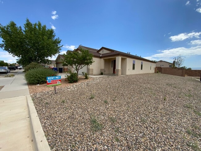 Building Photo - 3 Bedroom Single Story Home Available Near...