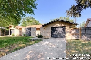 Building Photo - 2107 Darwin Dr
