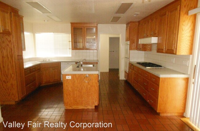 Foto del edificio - 4 br, 2 bath House - 1732 BRADLEY ESTATES ...