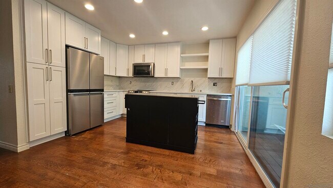 Foto del edificio - 3264 Caminito Eastbluff