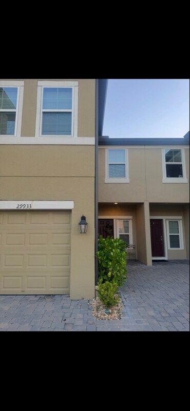 Foto principal - 29933 Southwell Ln