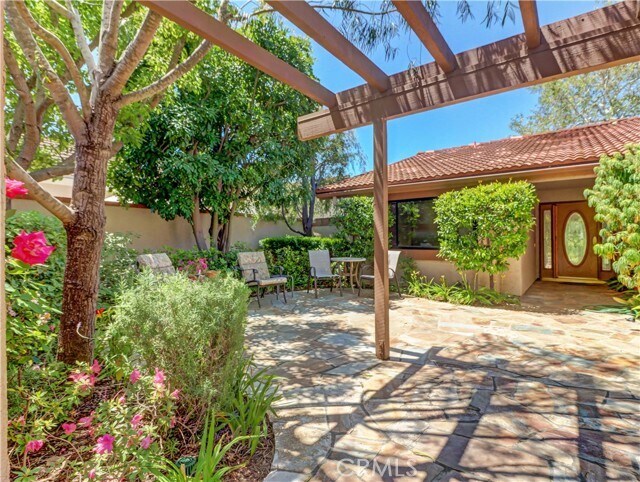 Building Photo - 5285 Pina