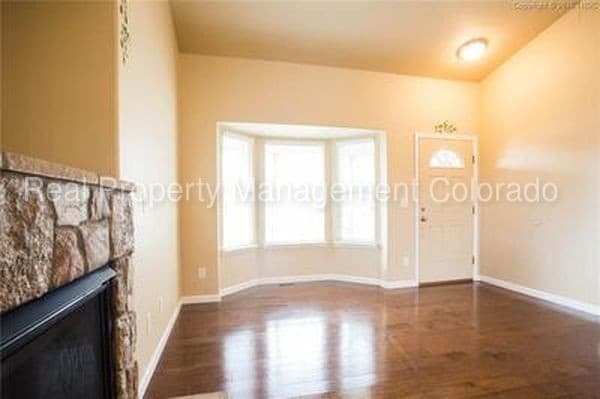 Building Photo - Stunning 4 Bedroom ranch style home