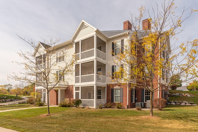 Building Photo - 1008 W Summerfield Gln Cir