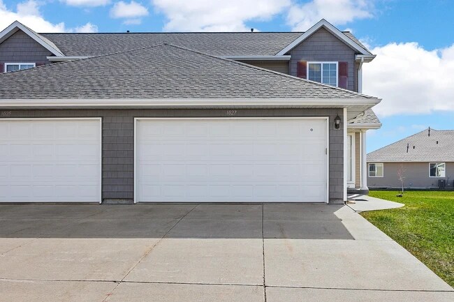 Foto del edificio - 1027 Acacia Dr NE