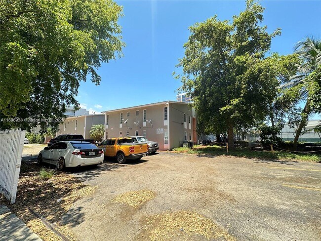 Building Photo - 1525 NW 19th Terrace