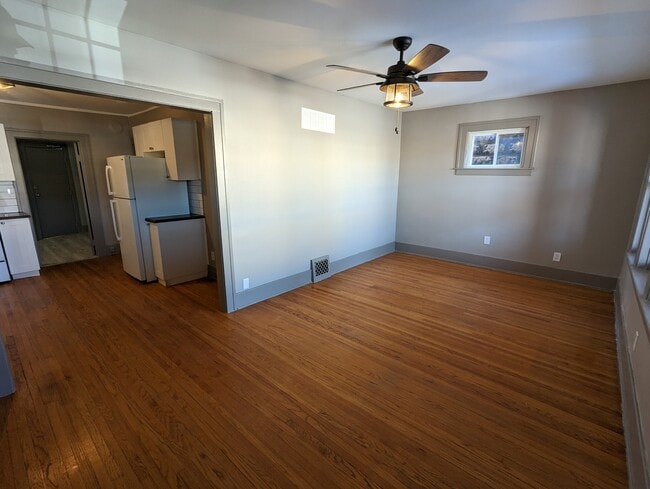 Building Photo - 737 Cataraqui St