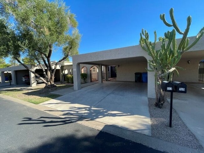 Photo - 913 E Beryl Ave Townhome