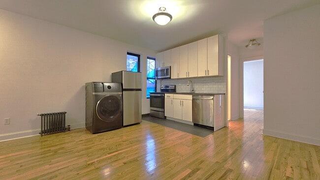 Building Photo - 282 Cabrini Blvd