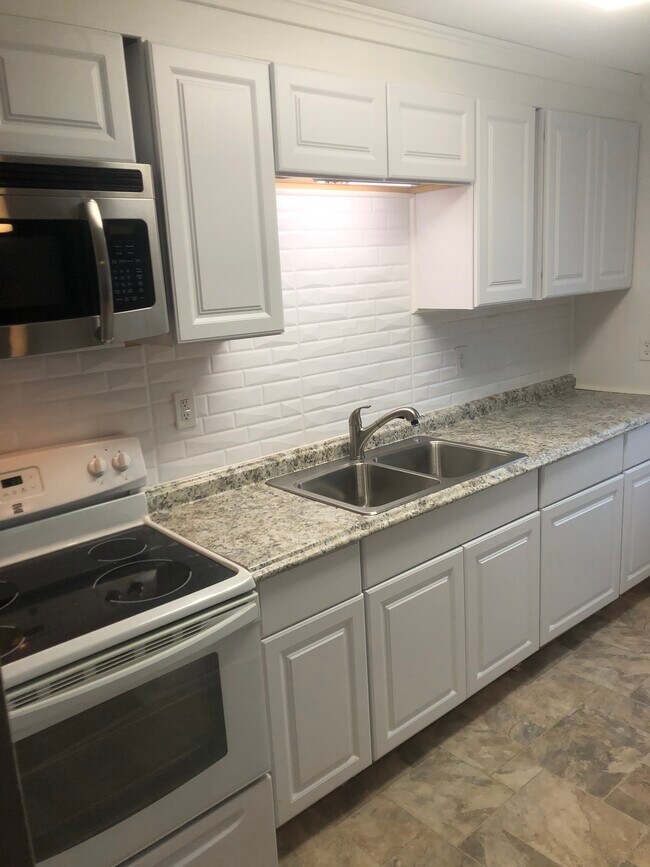 Building Photo - 114 Cortland Cir