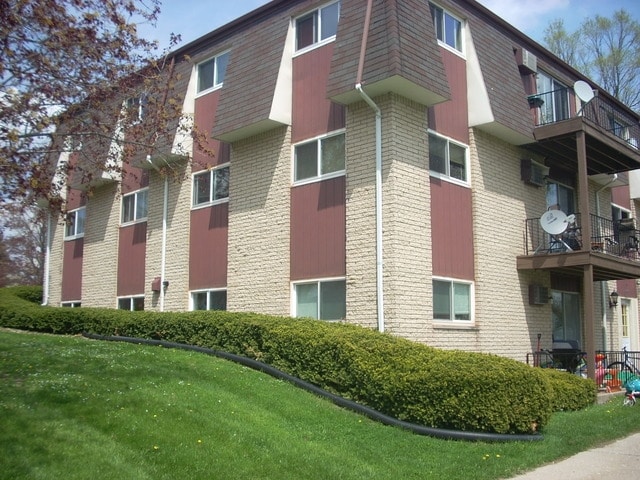 Building Photo - Addison Apartments