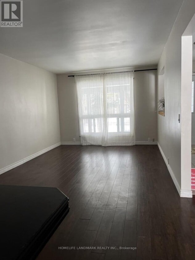 Photo du bâtiment - 114 Mercer Crescent