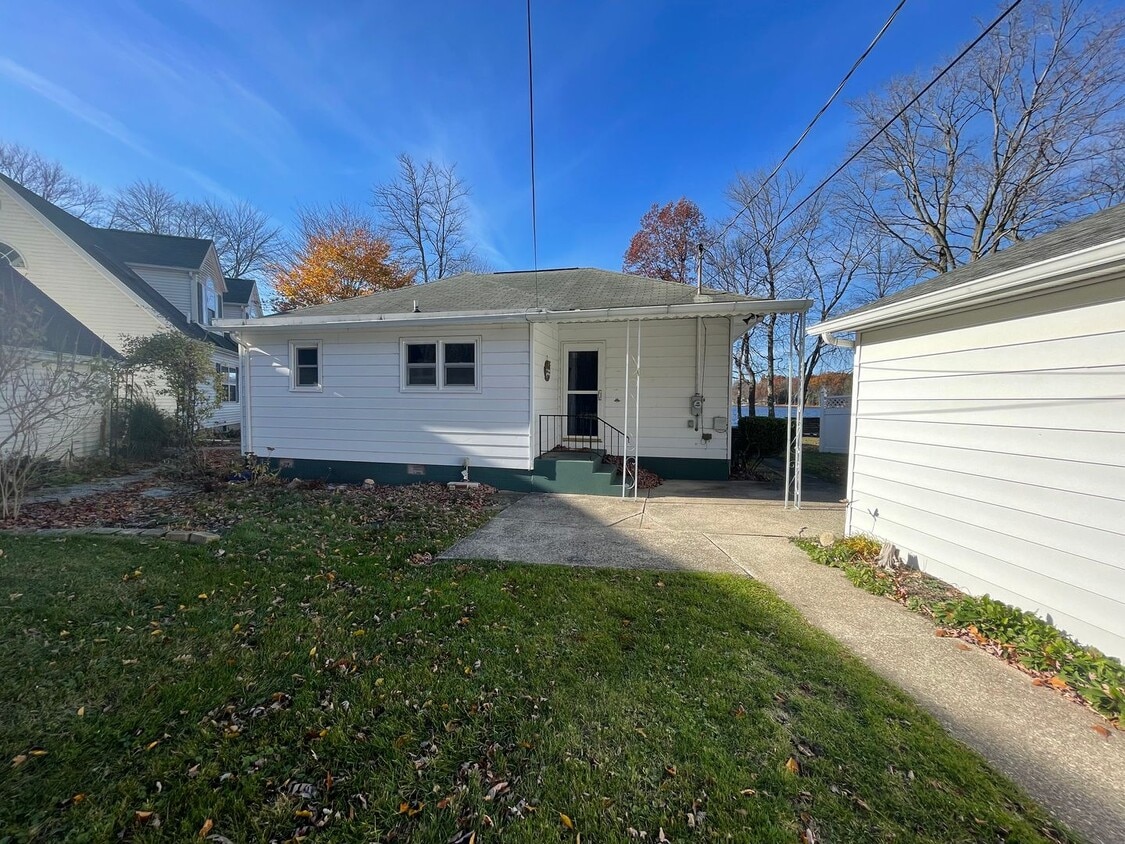 Primary Photo - Three Bedroom Home in Gobles