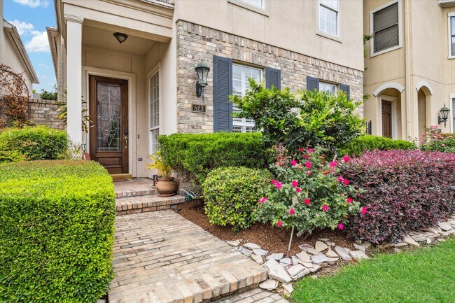 Foto del edificio - 523 Archwood Trail
