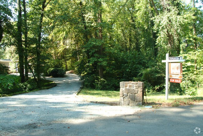 Foto del edificio - 216 Paxton Rd