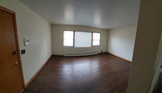Building Photo - 7536 W Lawrence Ave