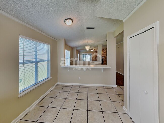 Foto del edificio - 1127 Hidden Cove Cir S