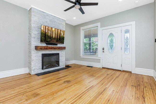 Foto del edificio - 412 E Oakland Ave