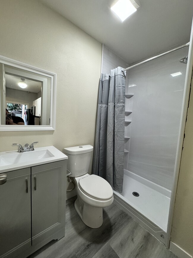 Foto del edificio - 2342 Hummingbird St