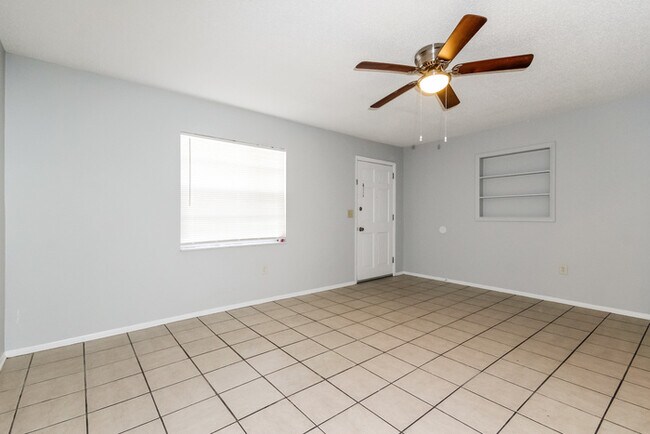 Building Photo - 3BR 1BA ranch cul-de-sac home now leasing!
