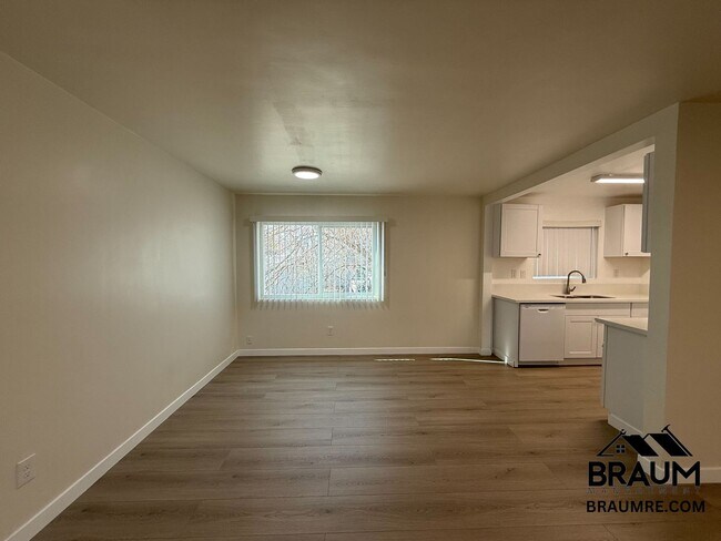 Foto del edificio - 5611 Fulcher Ave