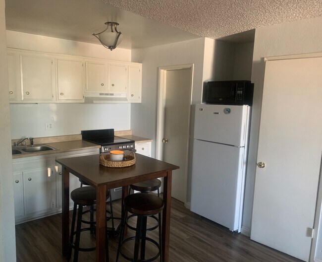 Foto del edificio - 137 Laurel Mountain Rd