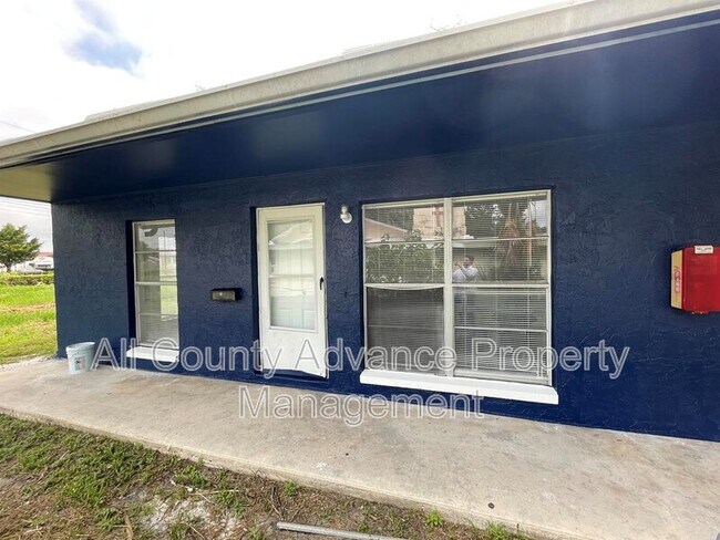 Building Photo - 5141 72nd Ave N