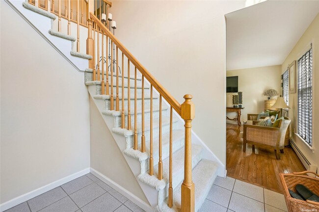 Building Photo - 215 Kouros Rd