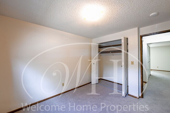 Foto del edificio - Great 2 Bedroom Condo with Storage and Out...