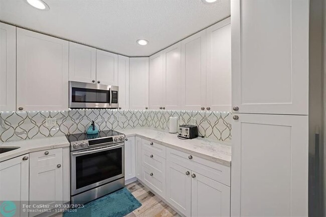 Foto del edificio - 4655 NW 22nd St