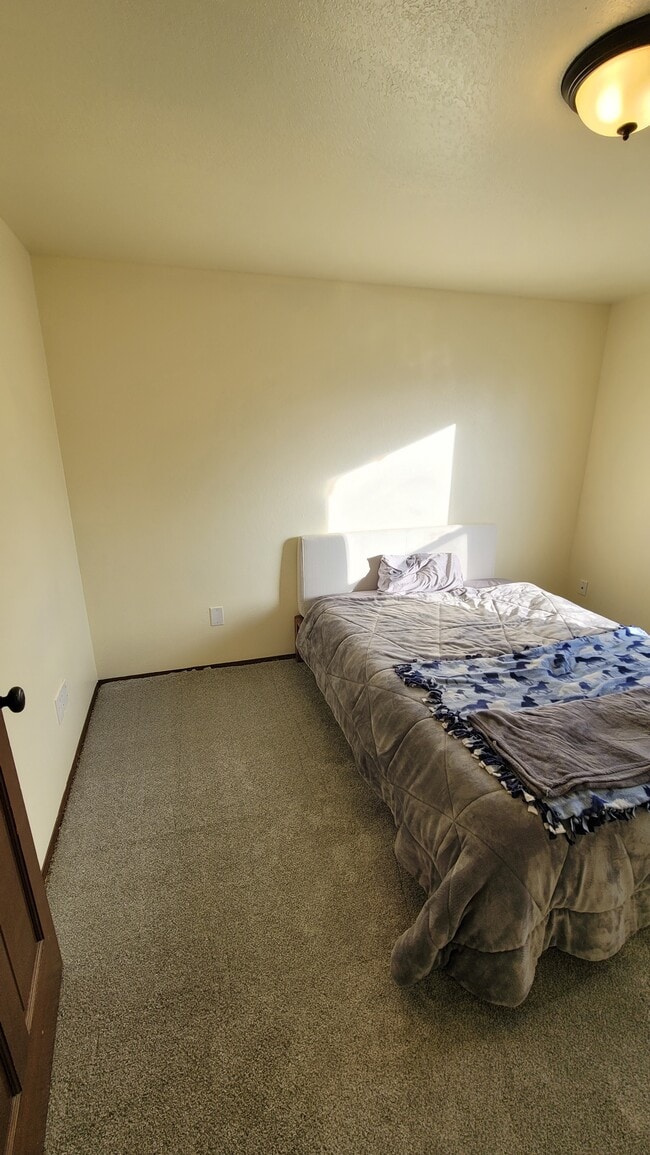 Upstairs Room 2 - 9905 157th St E