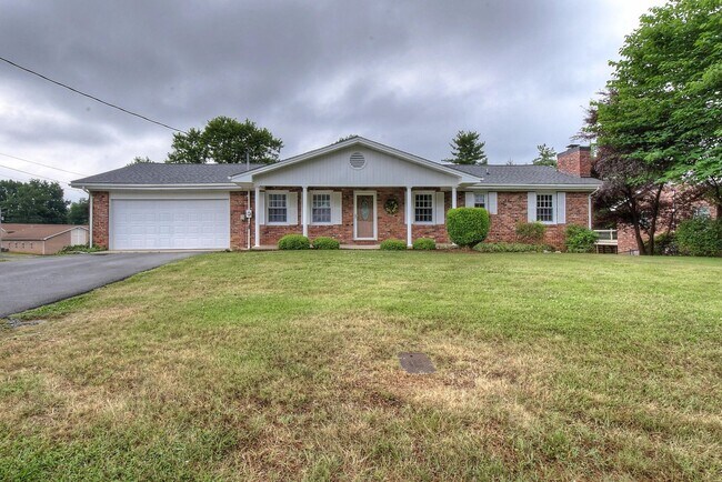 Foto del edificio - 2106 Knob Creek Rd