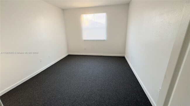 Foto del edificio - 2758 SE 17th Ave