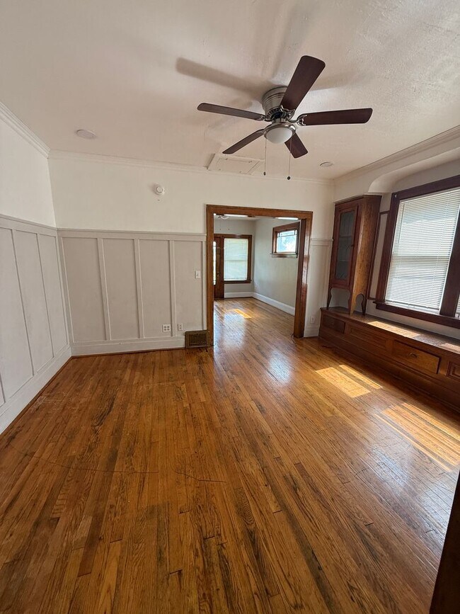 Building Photo - 1566 W 116th St
